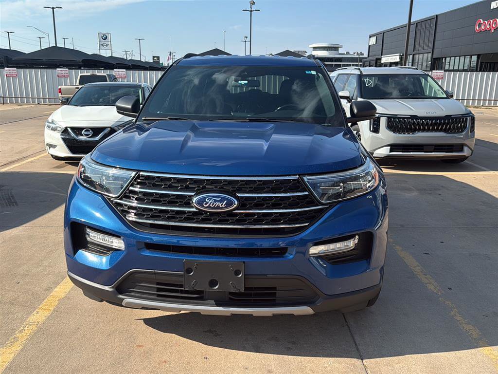 Used 2020 Ford Explorer XLT w/ Equipment Group 202A image 8