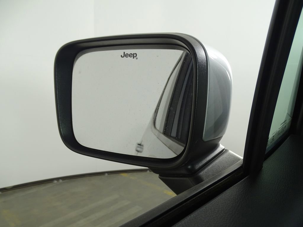 Used 2018 Jeep Renegade Limited image 40