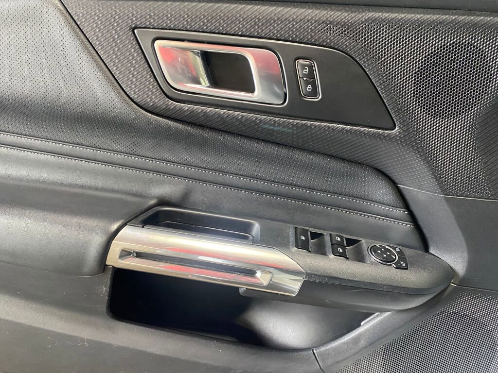 Used 2024 Ford Mustang Premium image 5