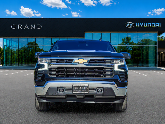 Used 2024 Chevrolet Silverado 1500 LT AWD/4WD image 4
