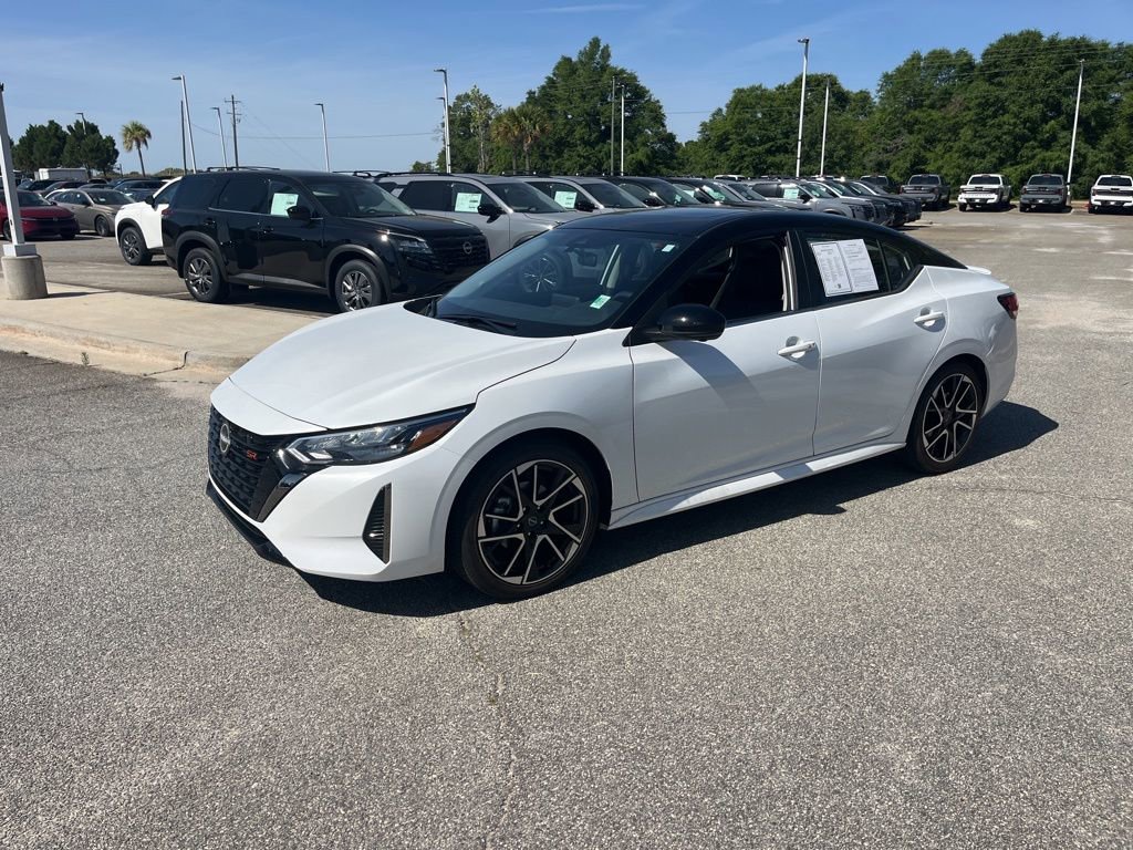 Used 2025 Nissan Sentra SR w/ SR Premium Package image 3