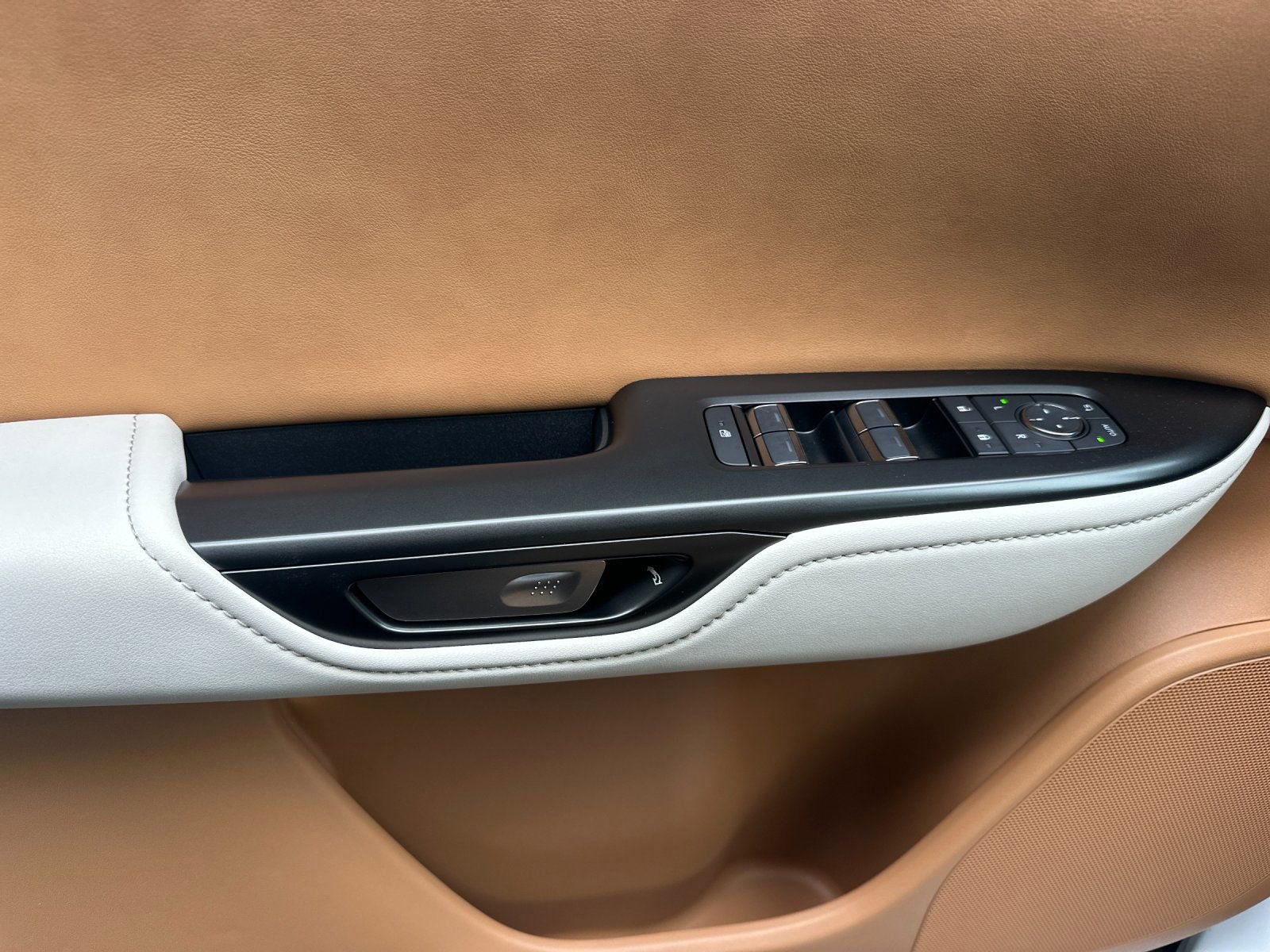 Used 2026 Lexus RZ 350e 2WD image 11