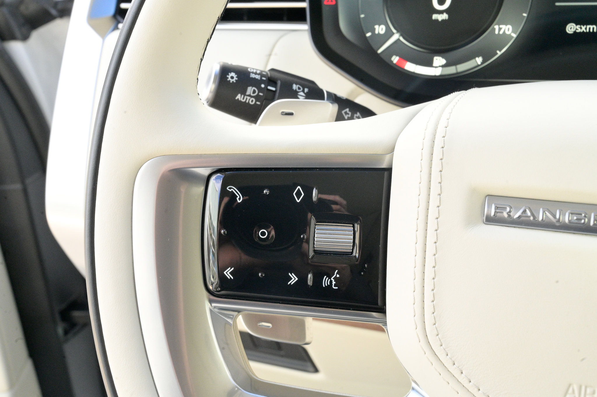 Used 2023 Land Rover Range Rover Autobiography image 22