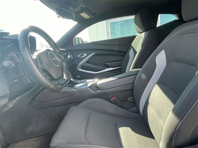 Used 2018 Chevrolet Camaro LT w/ Technology Package image 13