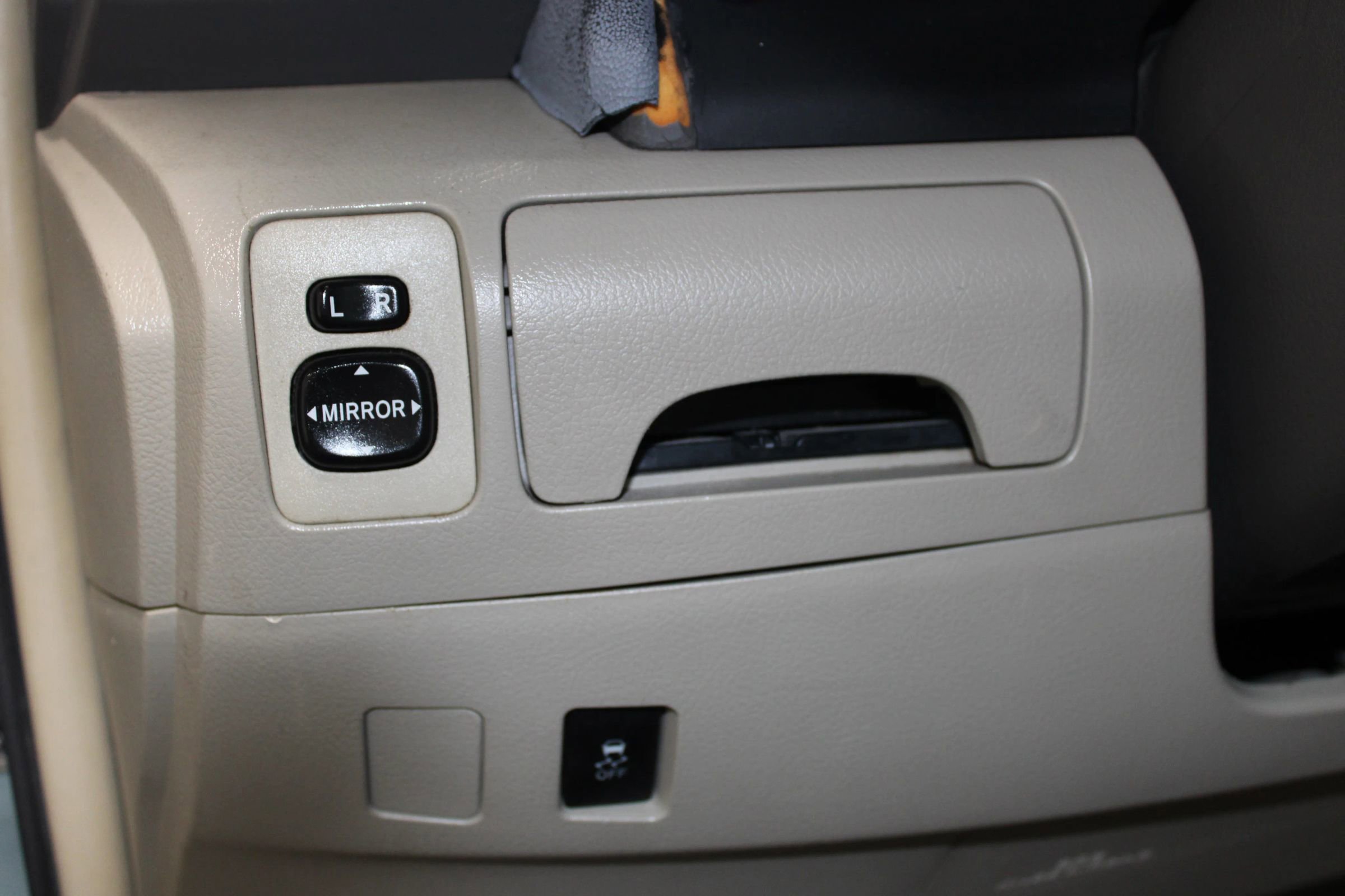 Used 2010 Toyota Camry LE image 12