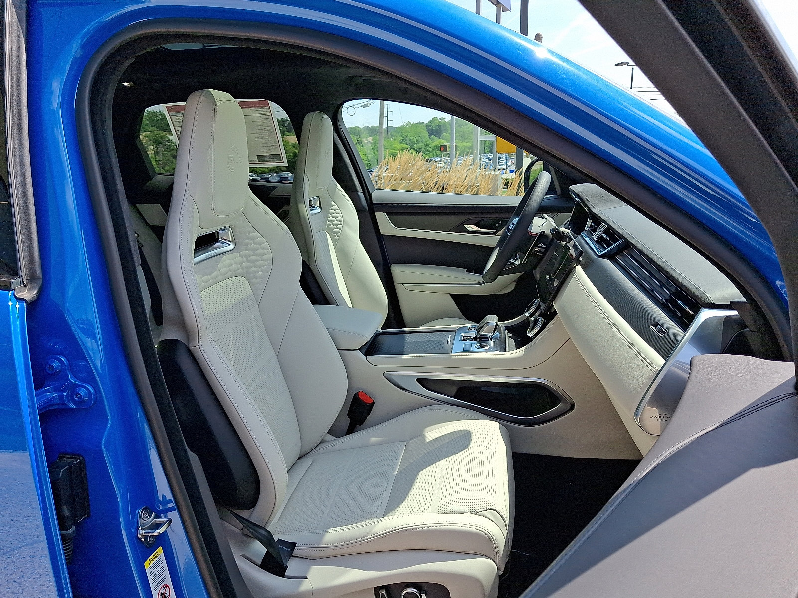 New 2026 Jaguar F-PACE SVR 575 Edition image 3