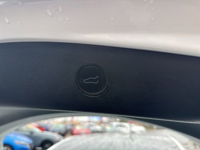 Used 2023 Tesla Model 3 Standard Range image 17
