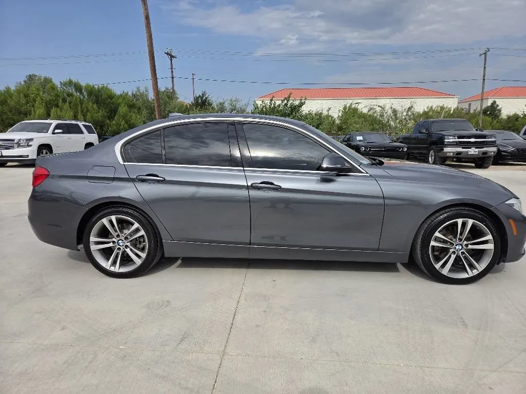 Used 2017 BMW 330i Sedan RWD image 4