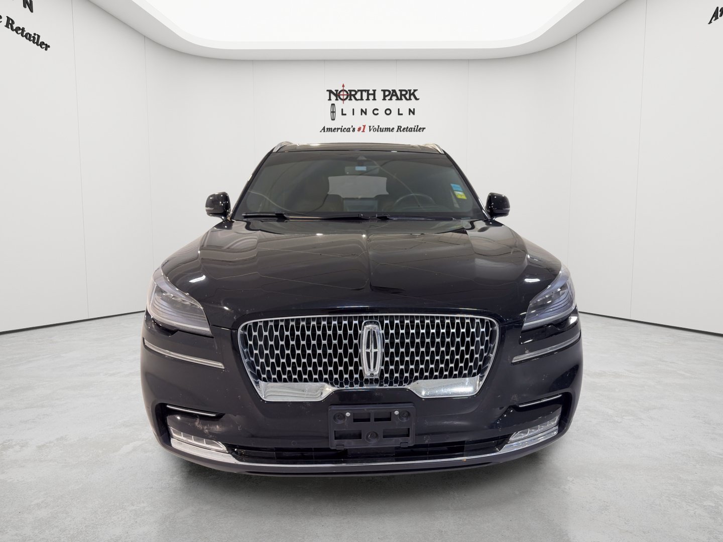 Used 2021 Lincoln Aviator Reserve w/ Equipment Group 201A RWD image 8