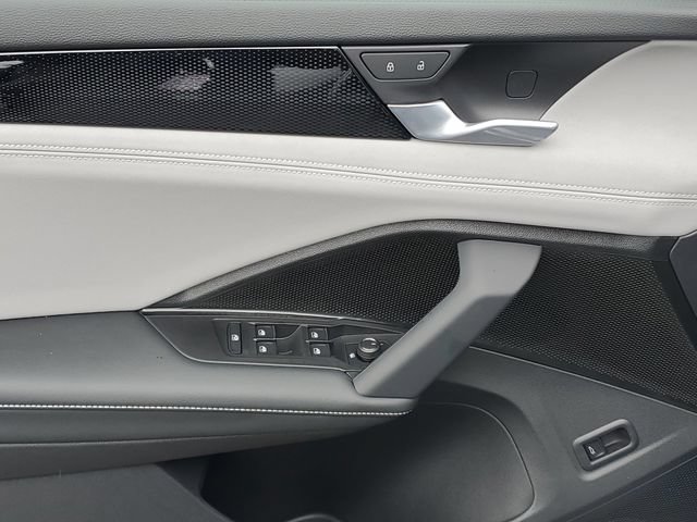 New 2026 Volkswagen Tiguan SE AWD/4WD image 15