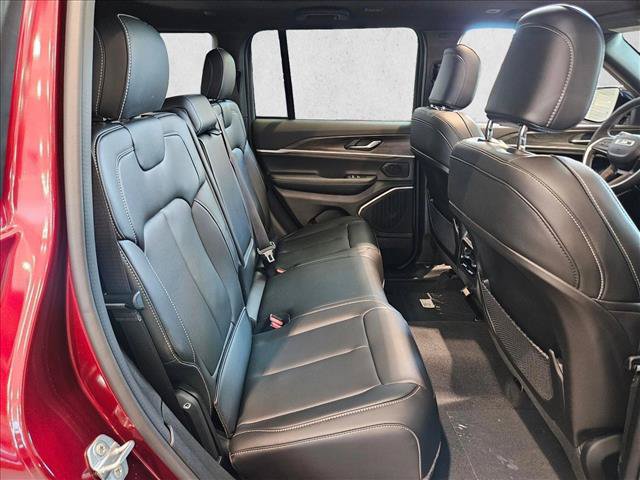 New 2026 Jeep Grand Cherokee Limited w/ Limited Altitude Package AWD/4WD image 16