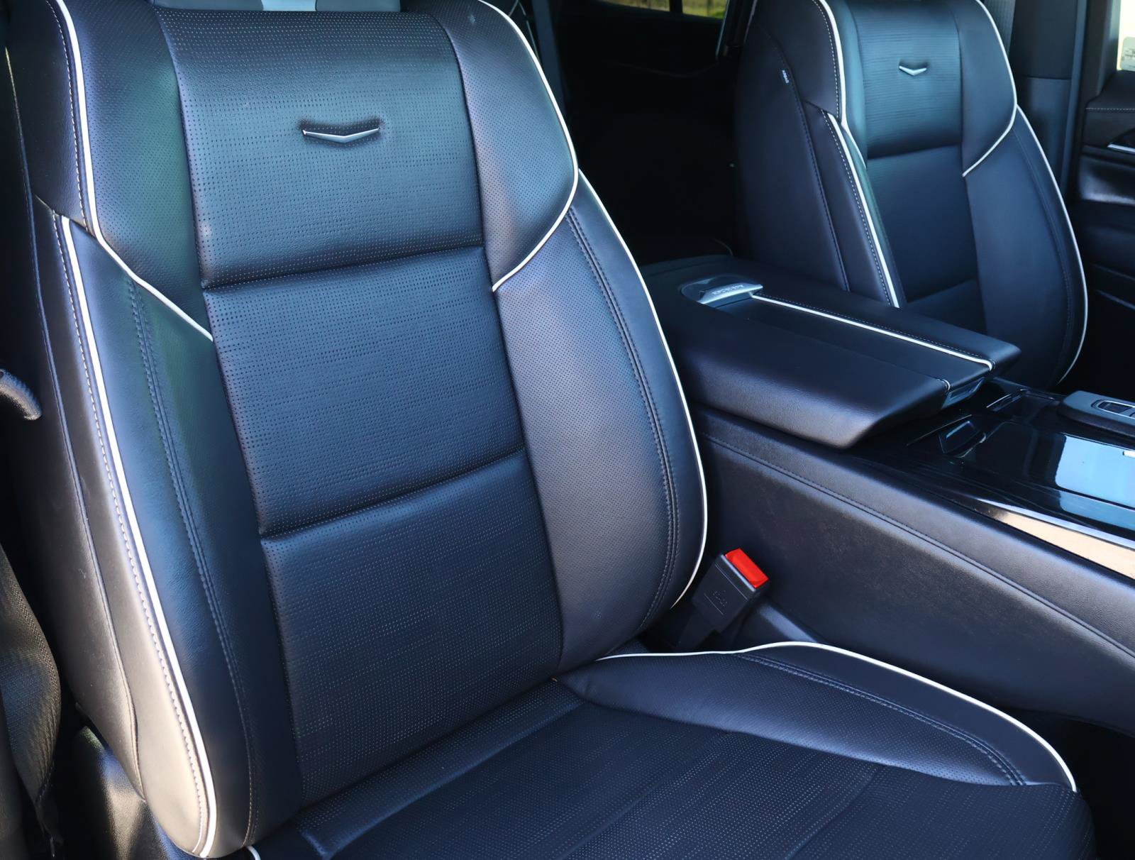 Used 2024 Cadillac Escalade Sport w/ LPO, ONYX Package AWD/4WD image 25