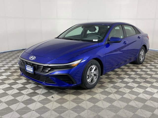 Certified 2025 Hyundai Elantra SE w/ Cargo Package
