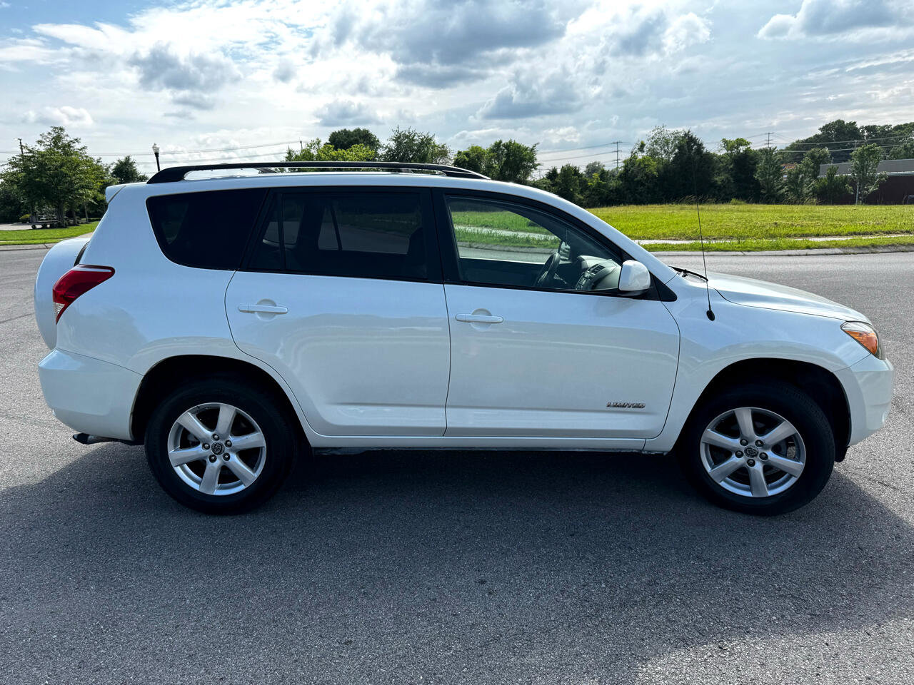 Used 2006 Toyota RAV4 Limited image 4