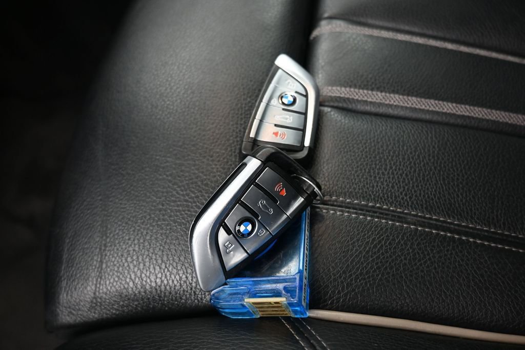 Used 2018 BMW 530i xDrive AWD/4WD image 47