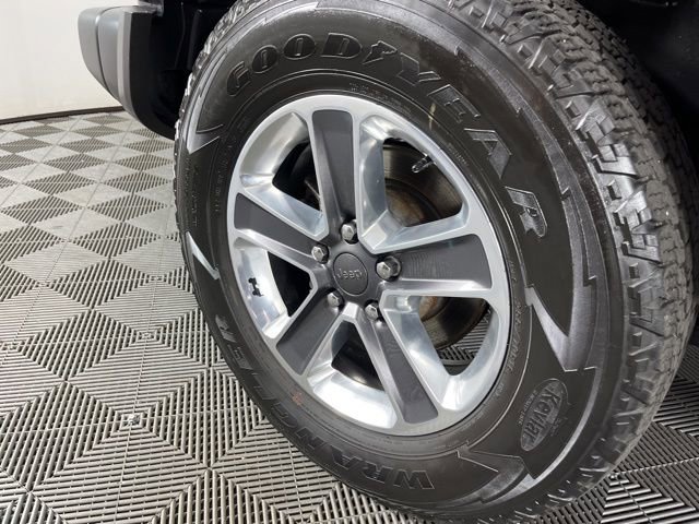 Used 2021 Jeep Wrangler Unlimited Sahara image 16