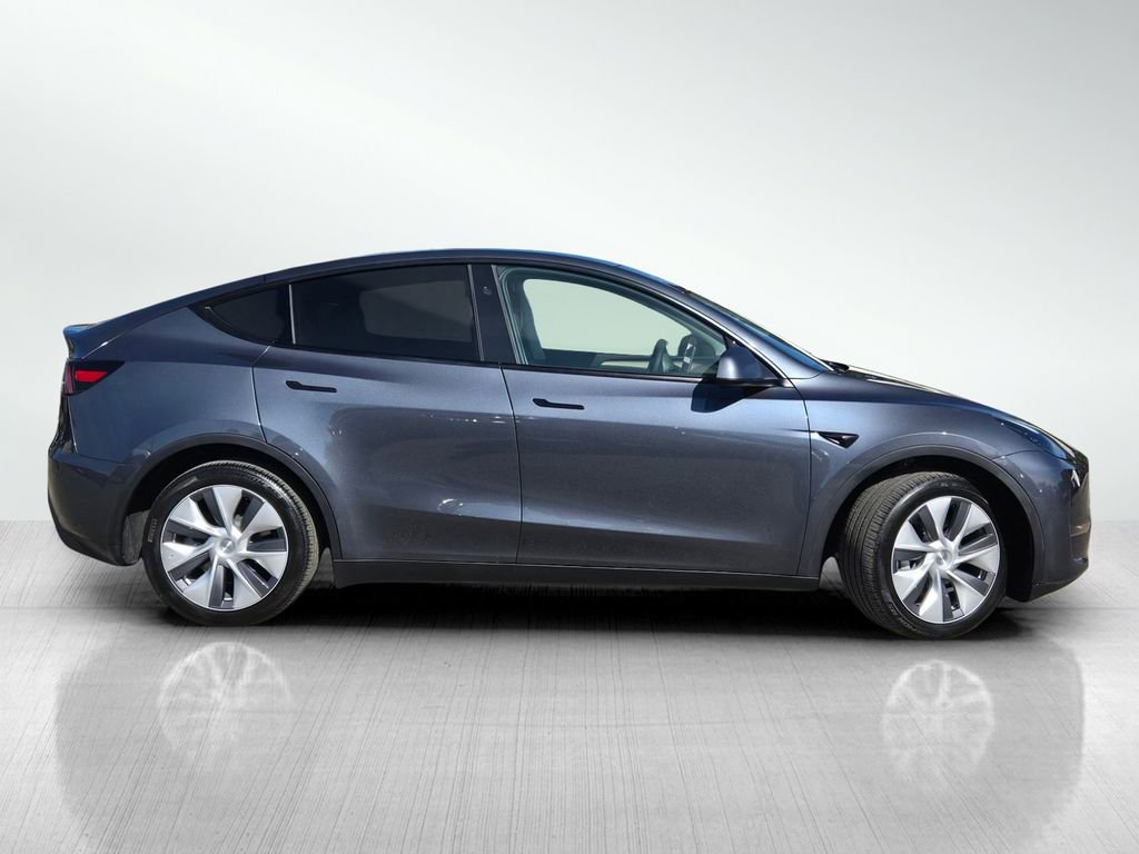 Used 2023 Tesla Model Y Long Range image 3