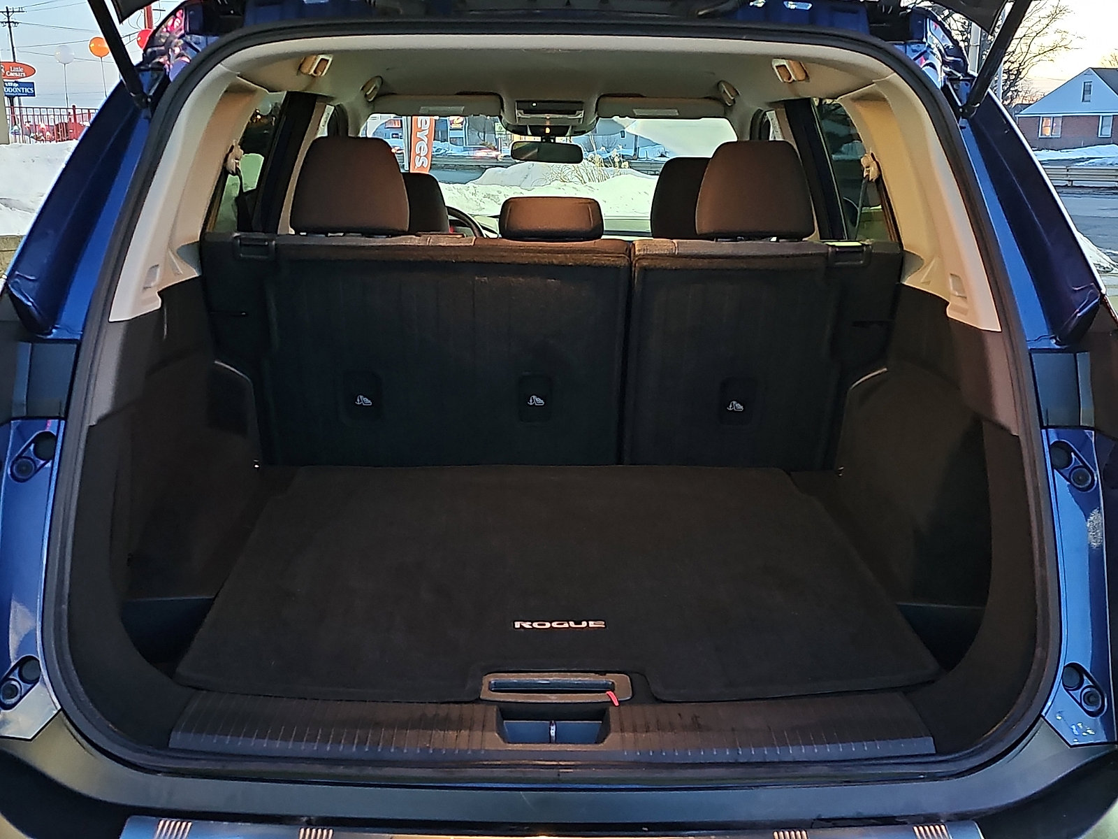 Certified 2023 Nissan Rogue SV image 29