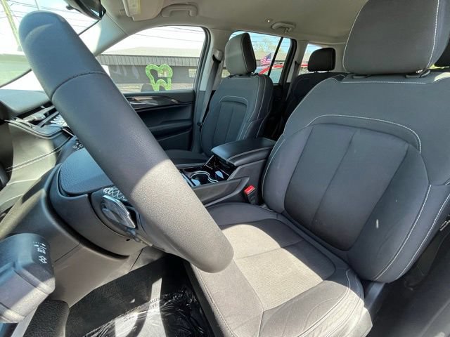 Used 2023 Jeep Grand Cherokee Laredo AWD/4WD image 18
