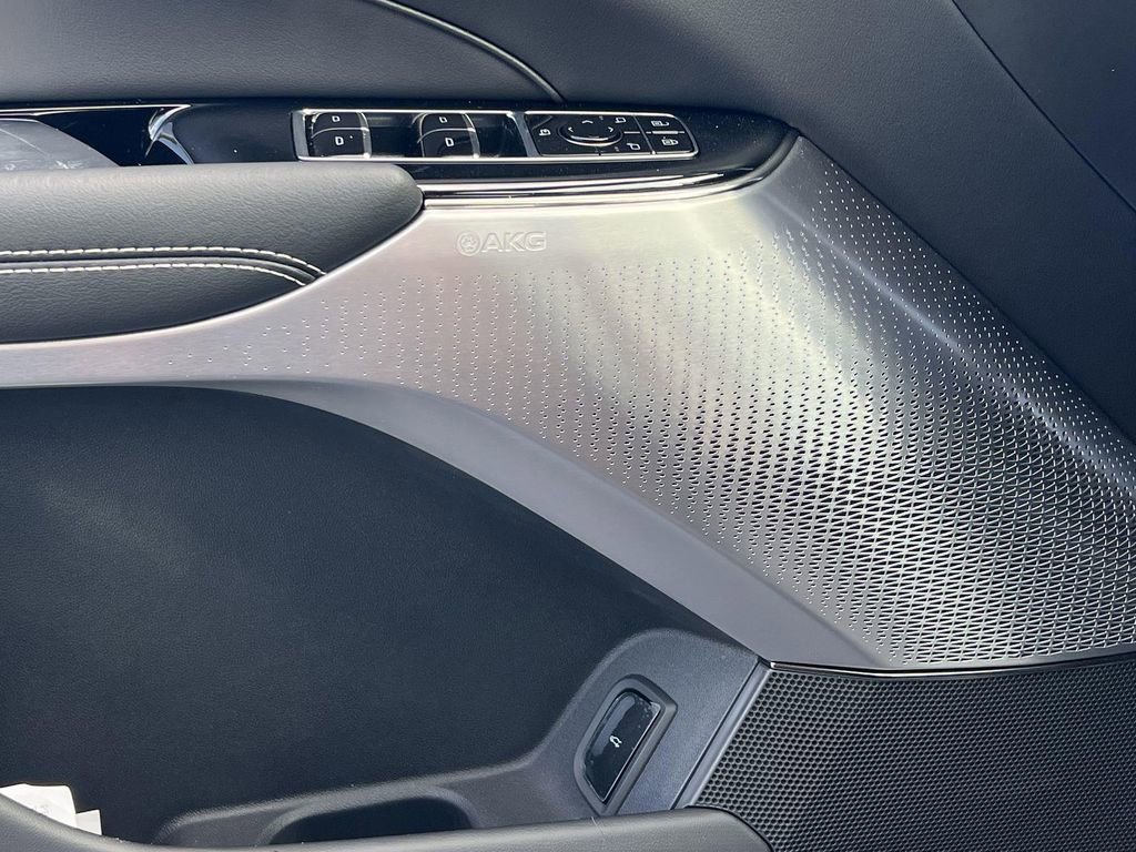 New 2025 Cadillac Lyriq Luxury image 25