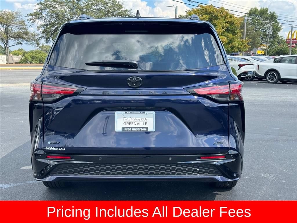 Used 2026 Toyota Sienna XSE FWD image 4