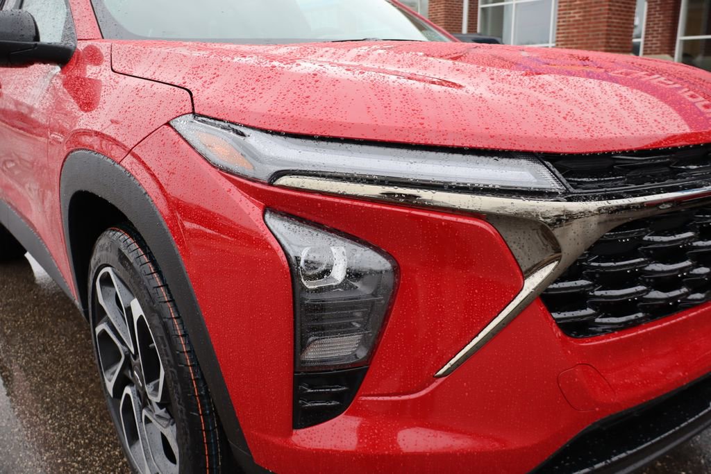 New 2026 Chevrolet Trax RS w/ Sunroof Package image 3