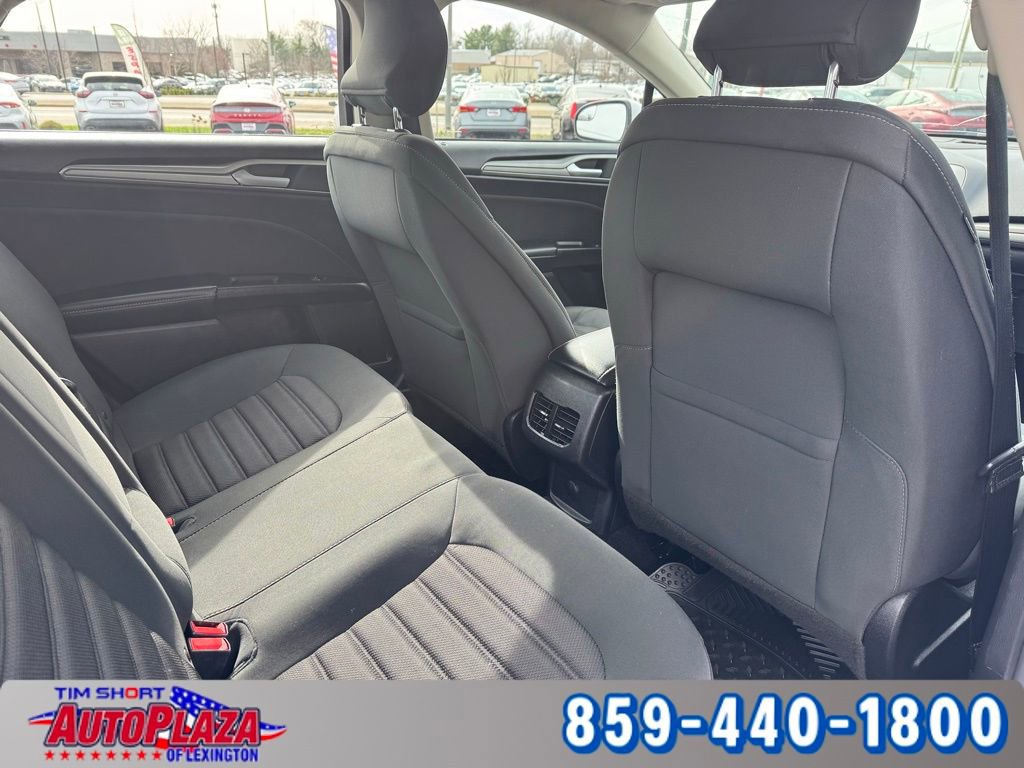 Used 2018 Ford Fusion SE w/ Fusion SE Technology Package image 38