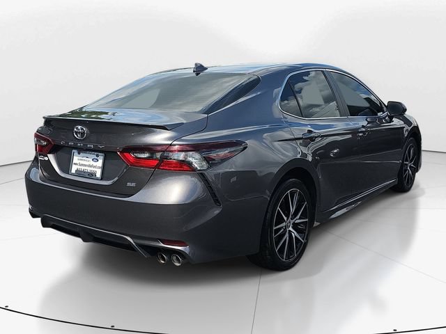 Used 2023 Toyota Camry SE FWD image 3
