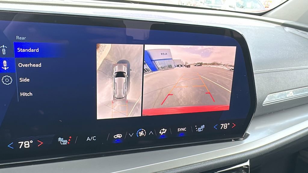 Used 2024 Chevrolet Traverse LT w/ Trailering Package image 21