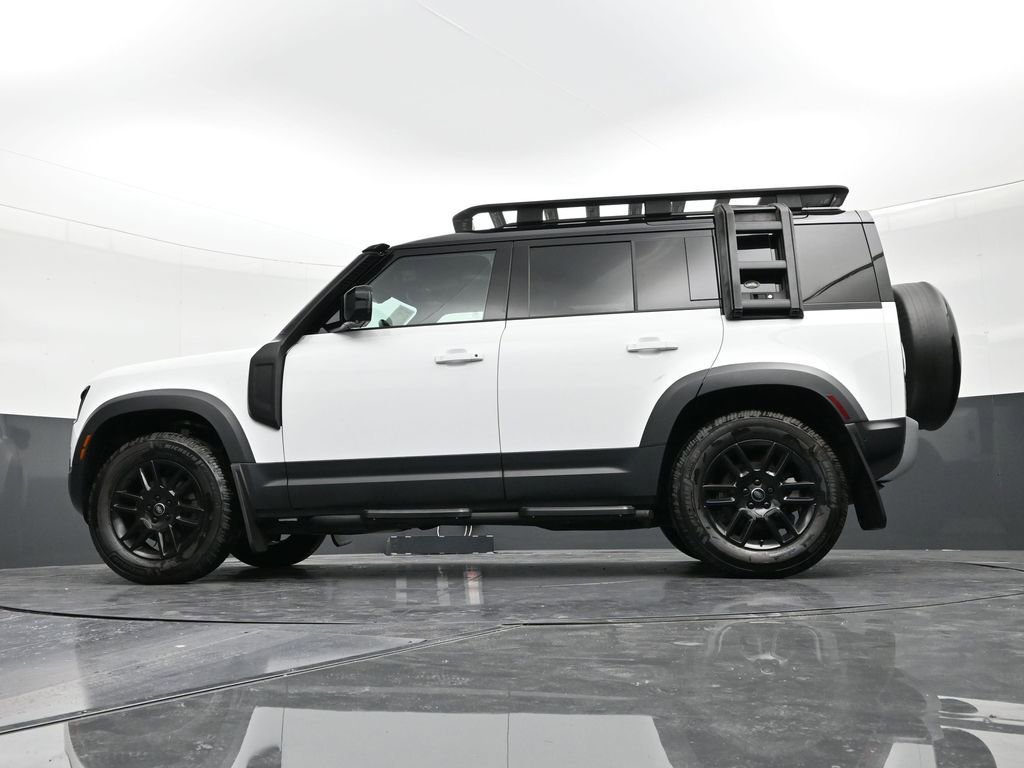 Used 2023 Land Rover Defender 110 S image 21