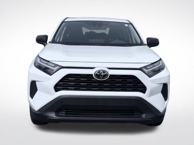 Used 2023 Toyota RAV4 LE AWD/4WD image 2