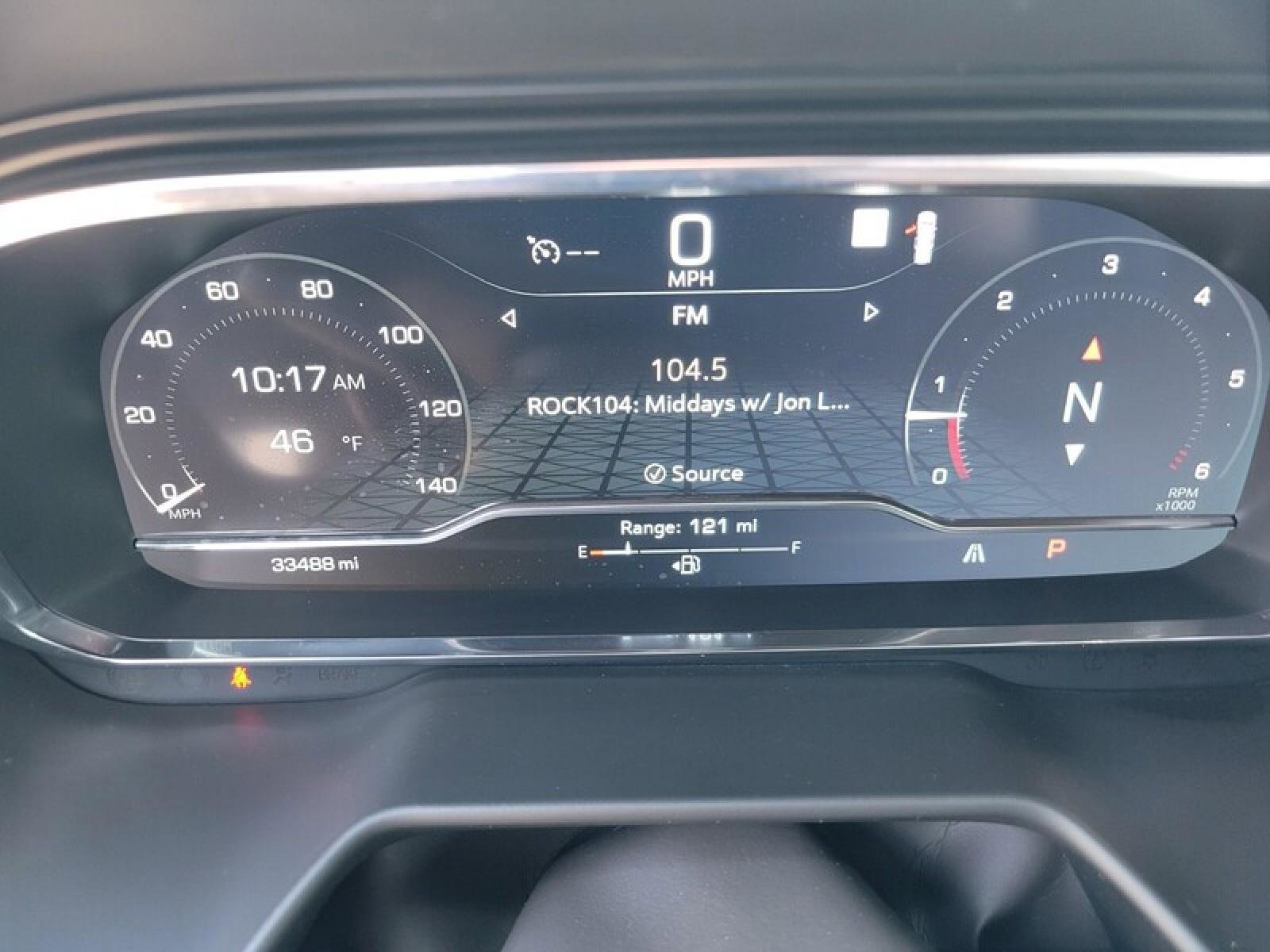 Used 2022 GMC Yukon XL SLT w/ SLT Premium Package image 15