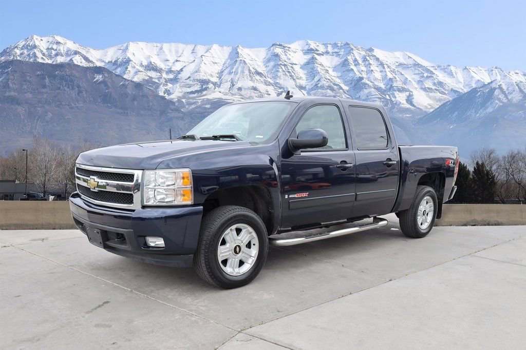 Used 2007 Chevrolet Silverado 1500 LTZ w/ Max Trailering Pack image 2
