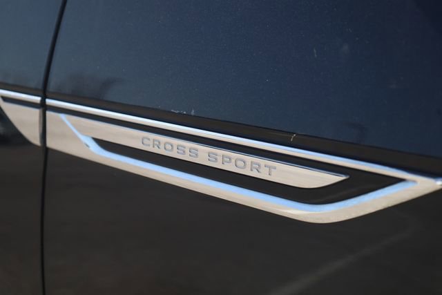 Used 2025 Volkswagen Atlas Cross Sport SE image 7