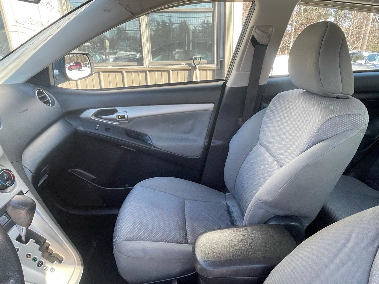 Used 2010 Toyota Matrix S image 15