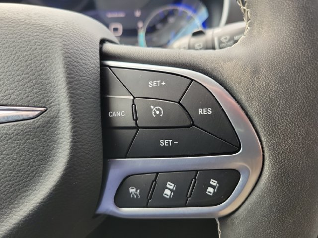 Used 2025 Chrysler Voyager LX FWD image 22