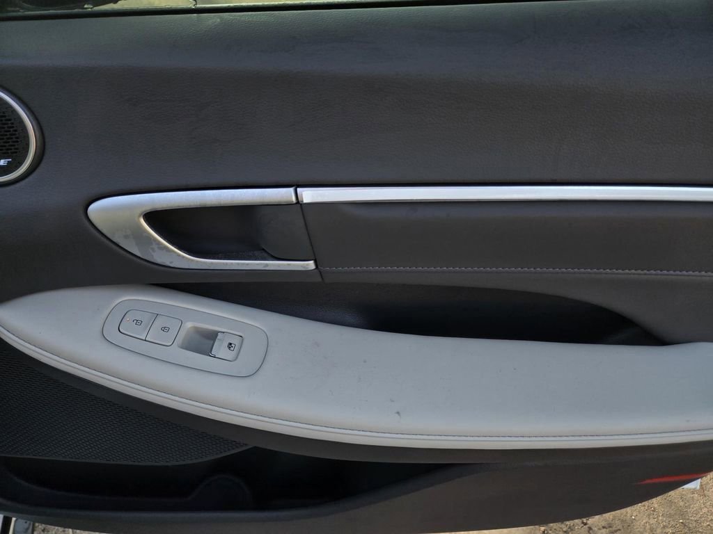 New 2025 Hyundai Sonata Limited FWD image 10