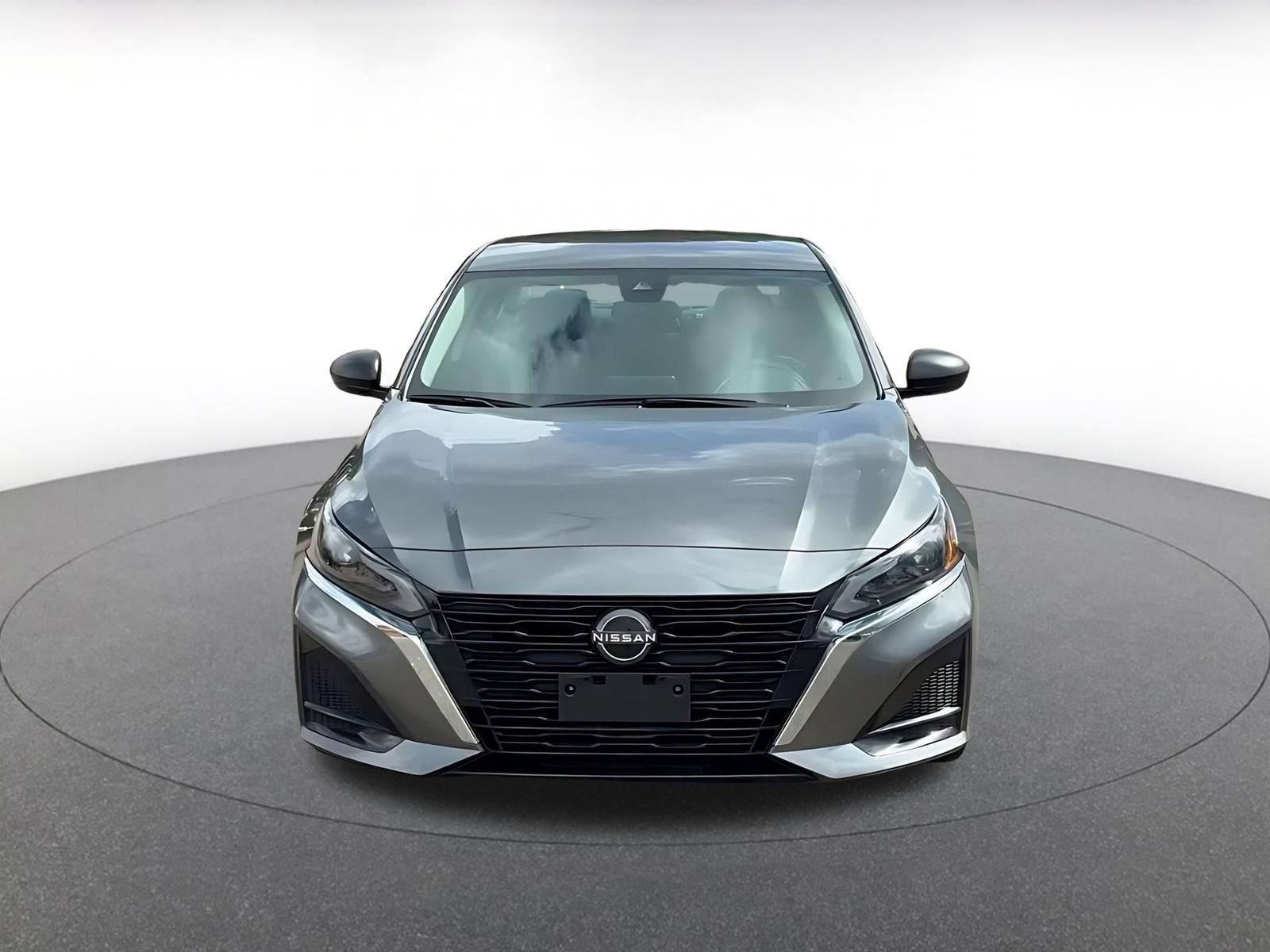 Used 2025 Nissan Altima 2.5 SV FWD image 4