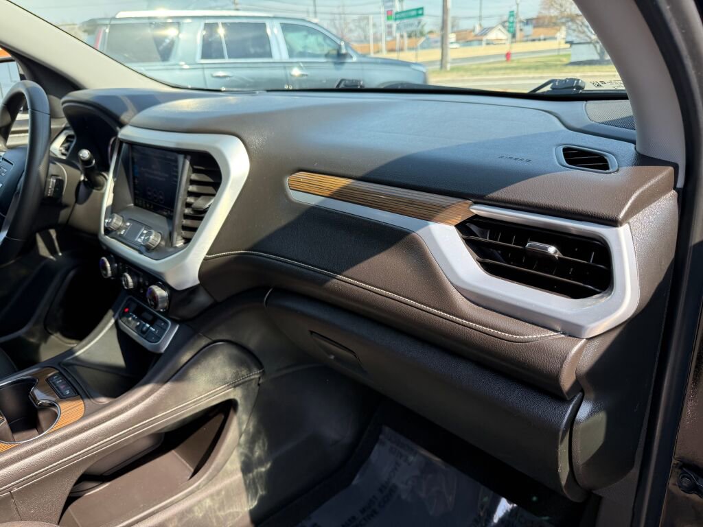 Used 2021 GMC Acadia SLE AWD/4WD image 30