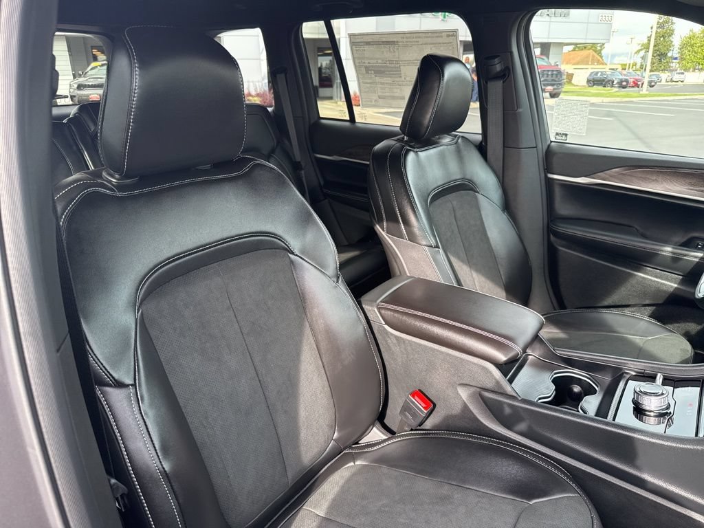New 2026 Jeep Grand Cherokee Altitude AWD/4WD image 12