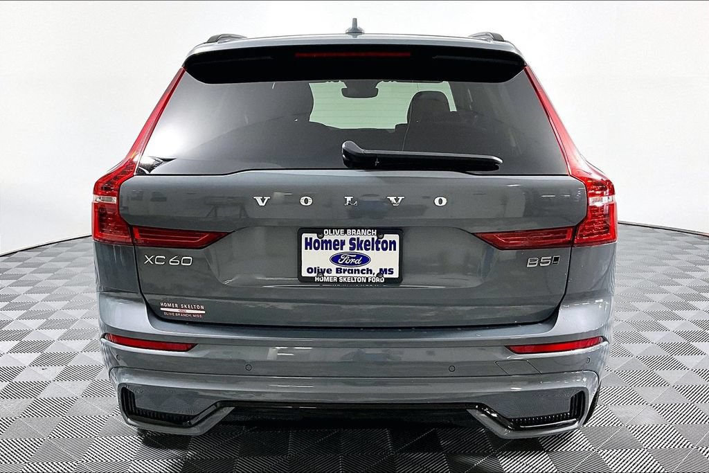 Used 2024 Volvo XC60 B5 Core AWD/4WD image 4