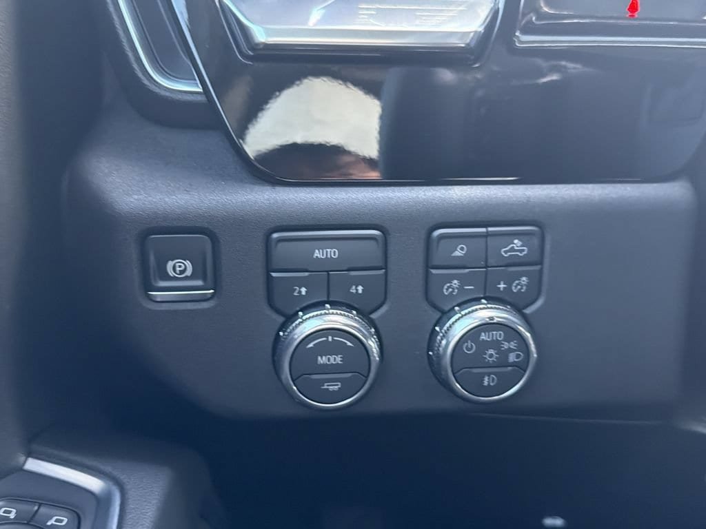 Used 2026 GMC Sierra 1500 Elevation w/ Elevation Premium Package AWD/4WD image 29