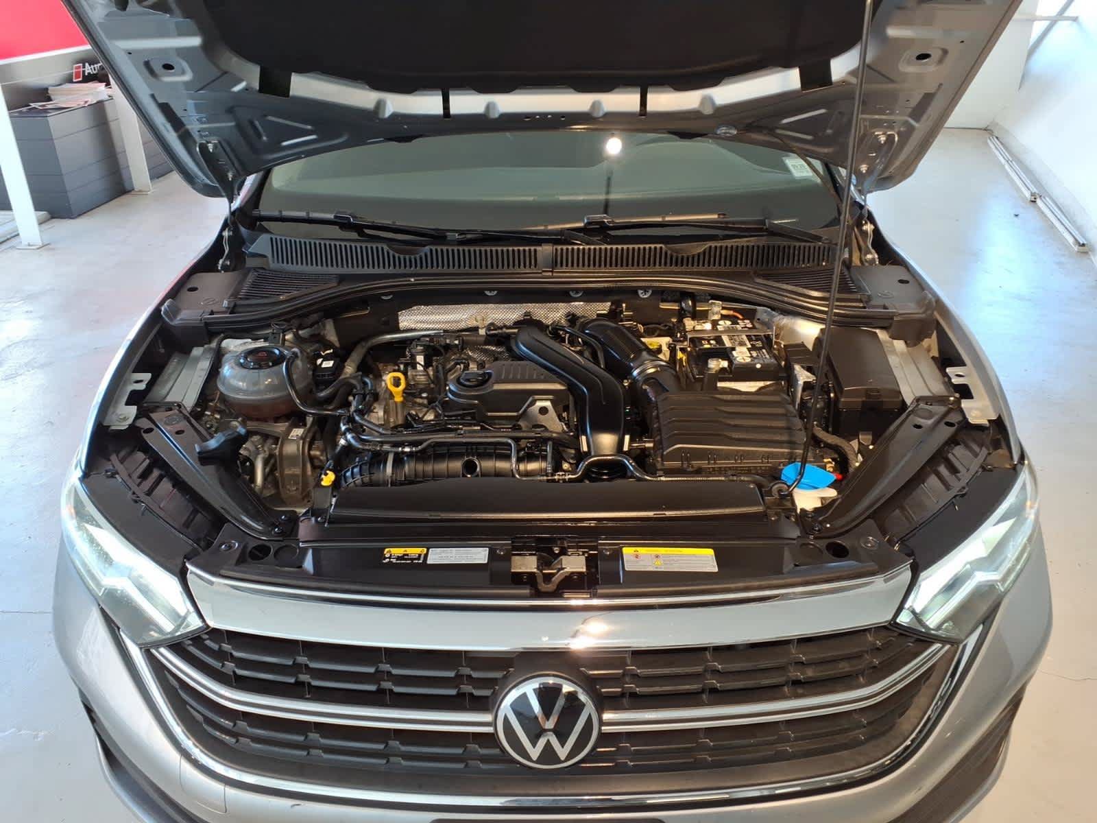 Used 2023 Volkswagen Jetta SE w/ Panoramic Sunroof Package FWD image 23