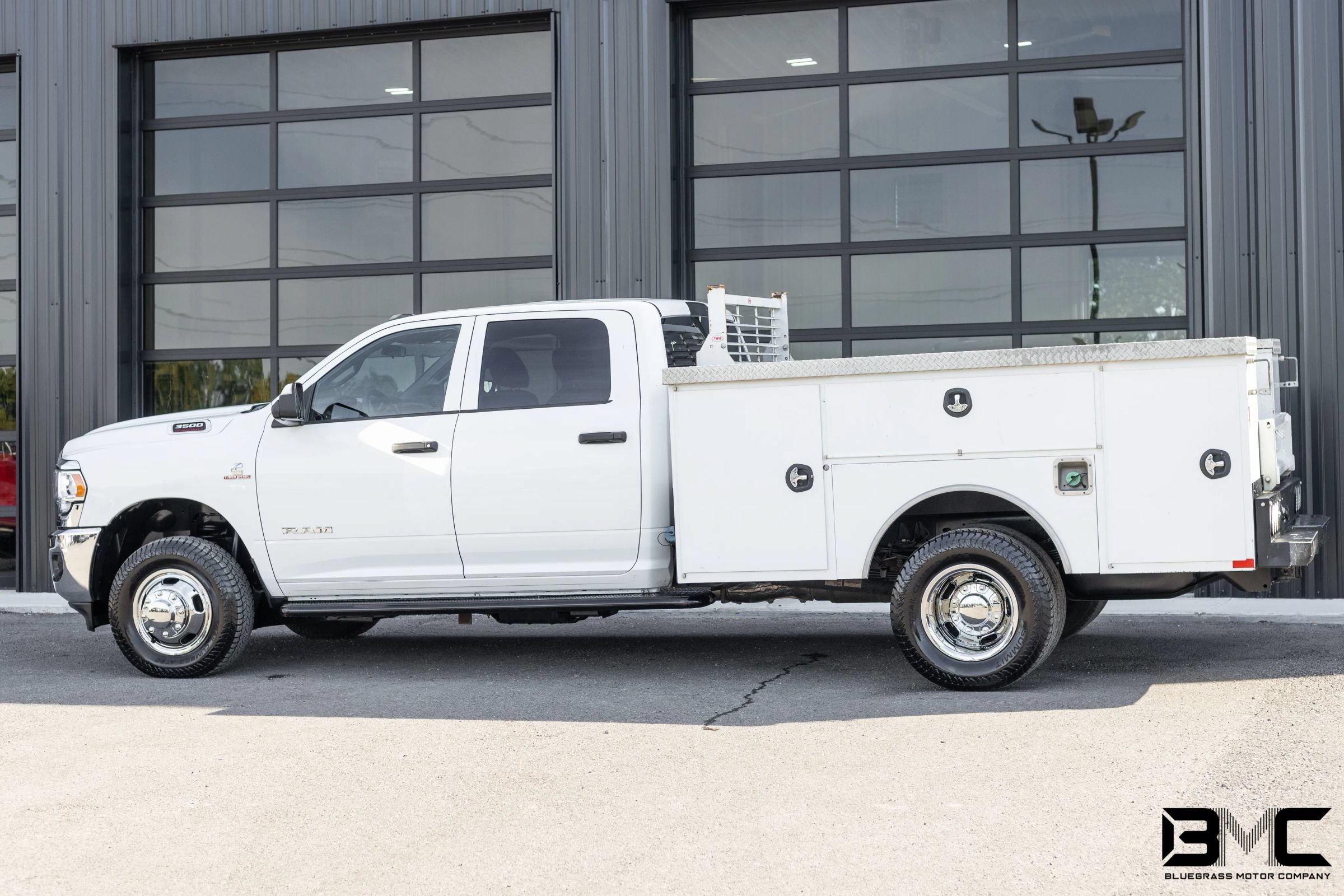 Used 2022 RAM 3500 Tradesman w/ Chrome Appearance Group AWD/4WD image 5