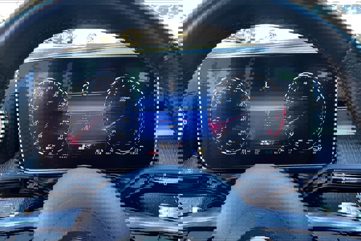 Used 2023 Mercedes-Benz C 300 Sedan w/ AMG Line w/ Night Package image 16