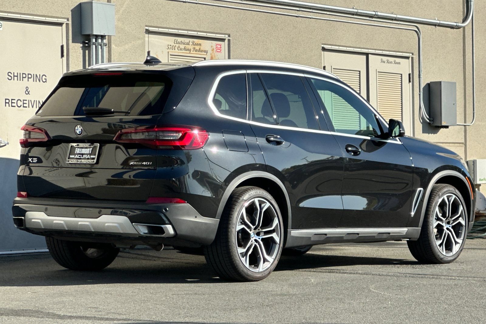 Used 2023 BMW X5 xDrive40i w/ Premium Package AWD/4WD image 4