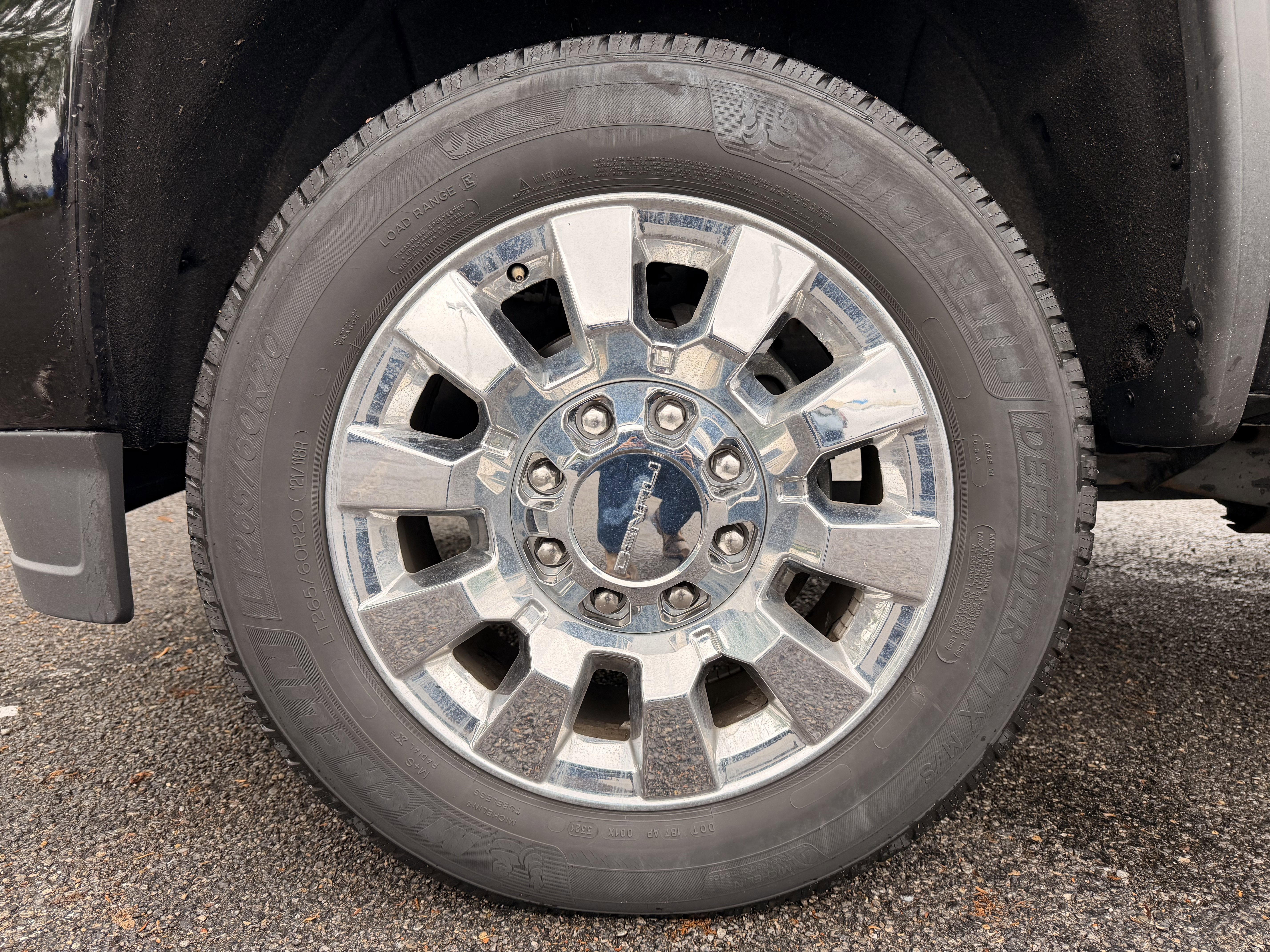 Used 2017 GMC Sierra 2500 Denali w/ Duramax Plus Package AWD/4WD image 10