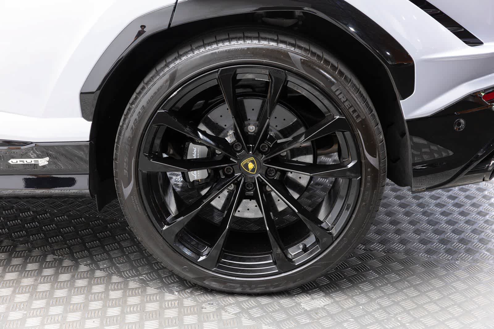 Used 2024 Lamborghini Urus S AWD/4WD image 54