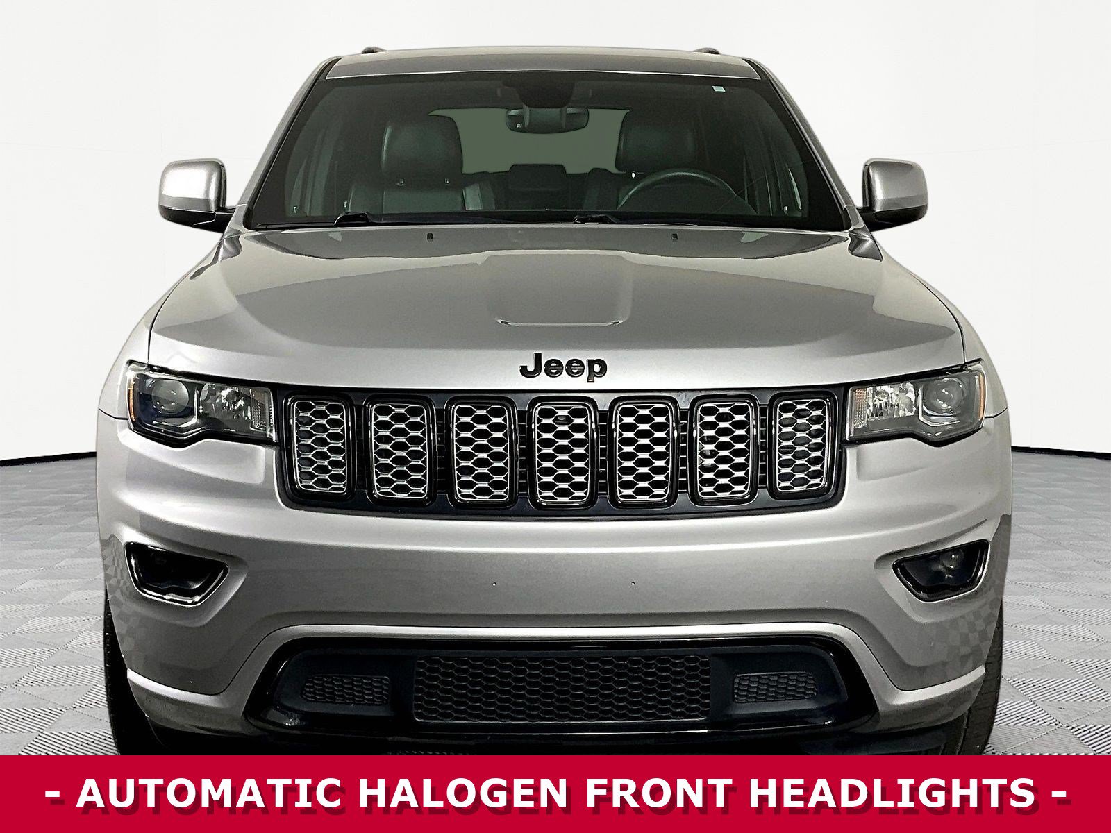 Used 2018 Jeep Grand Cherokee Altitude AWD/4WD image 2