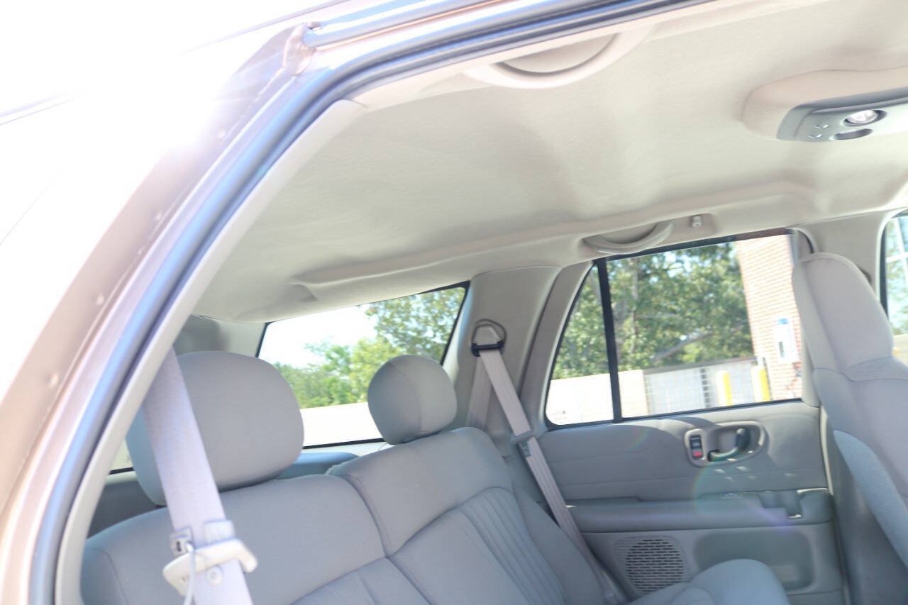 Used 2004 Chevrolet Blazer LS w/ Preferred Equipment Group AWD/4WD image 41